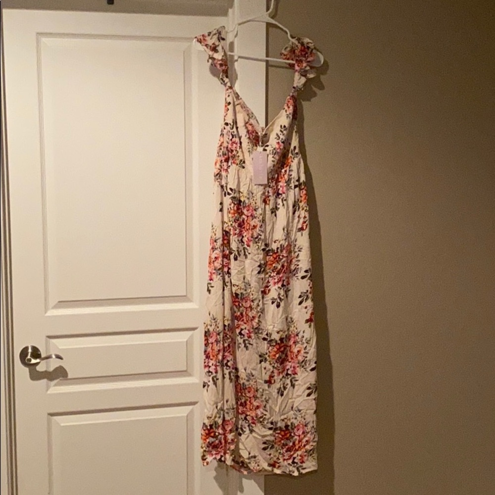 Dress - Picture 2 of 6
